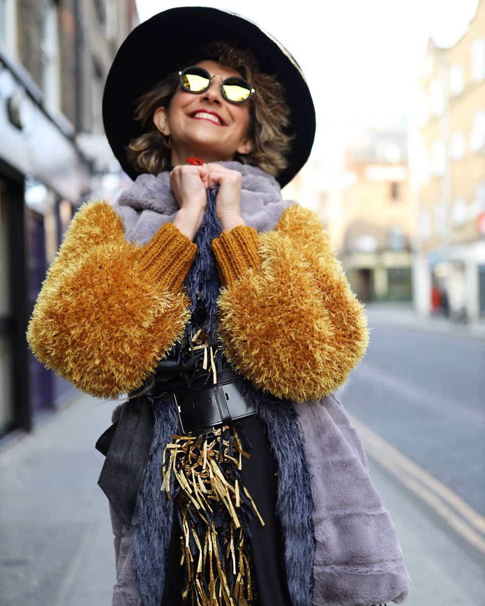 London Street Style at LFW 2020 by Chrysanthi Kosmatou, Think-Feel-Discover.com for Fashion Trend Forecast 2020 & Knitwear trends.