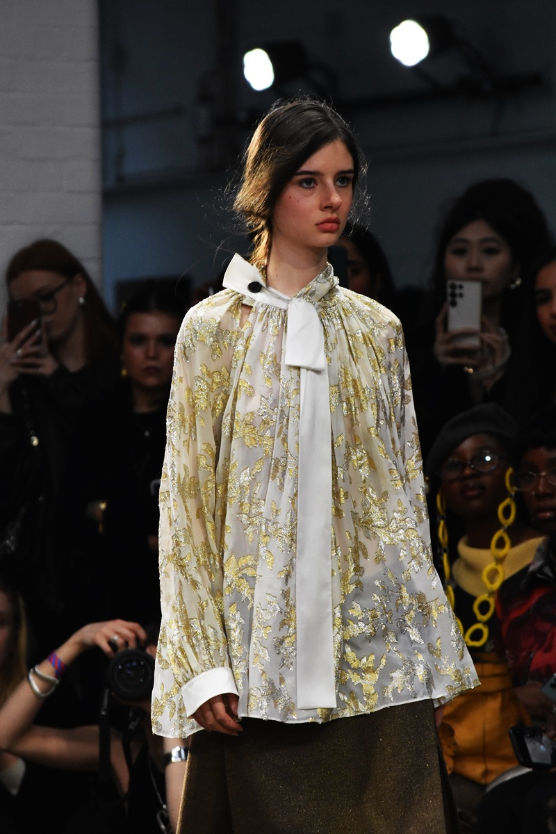 London Fashion Week February 2025, Tifaret AW25 Chinese style, by Fashion Scout, i.deapr, photo rights by Think-Feel-Discover.com.