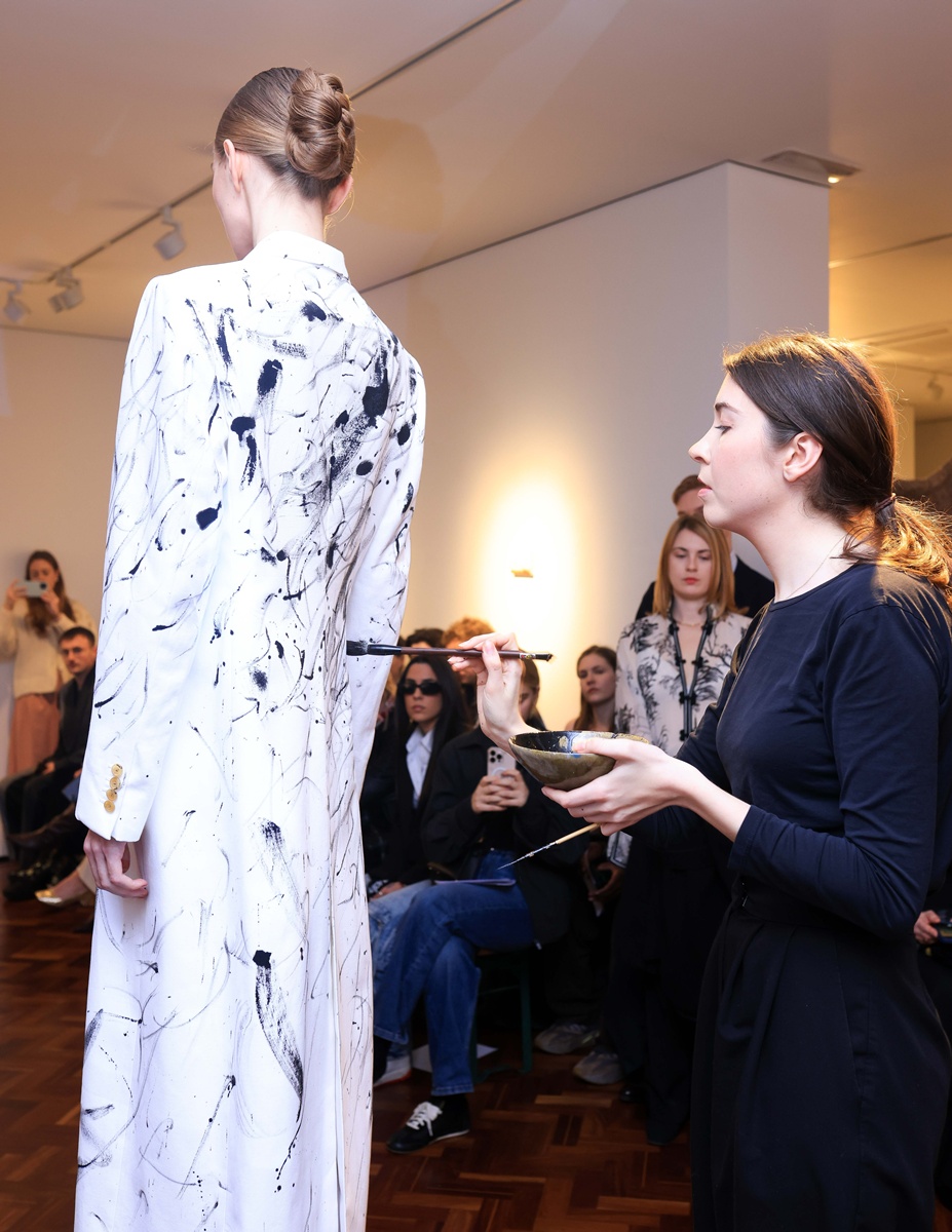 Ekserdjian's Live Performance at the Exhibition for Banshee of Savile Row
