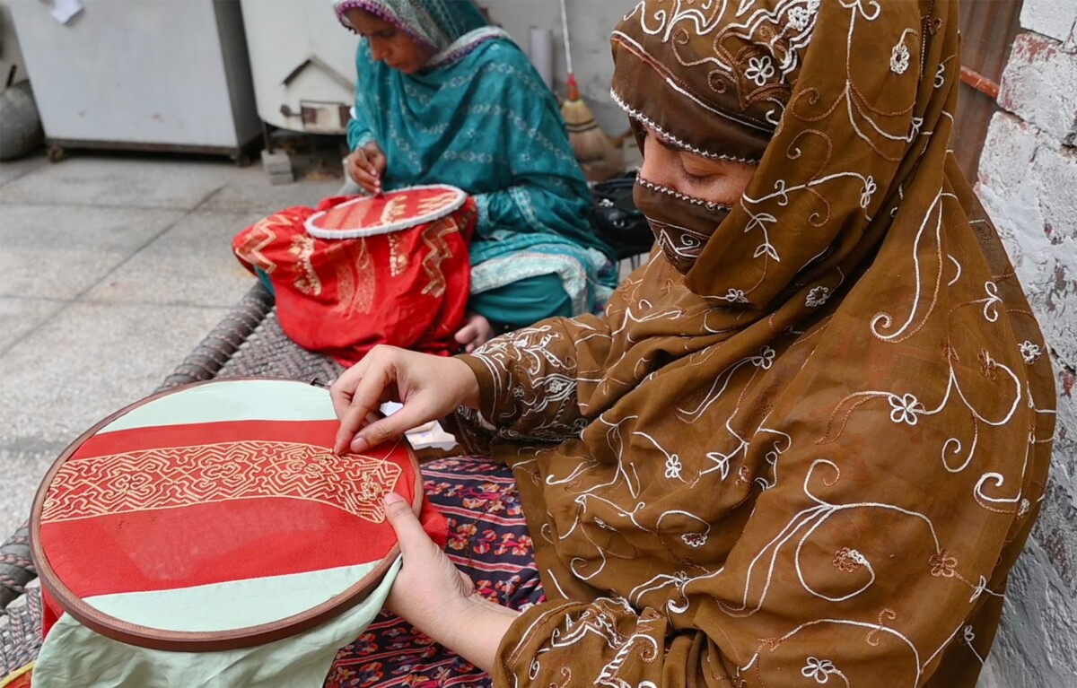 Women artisans of Kaarvan Crafts Foundation creating Omar Mansoor Meluhas Collection.
